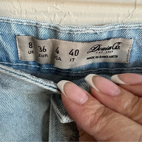 Denim Co. Distressed Button Fly Lace Embroidered Booty Denim Shorts - Picture 8 of 8